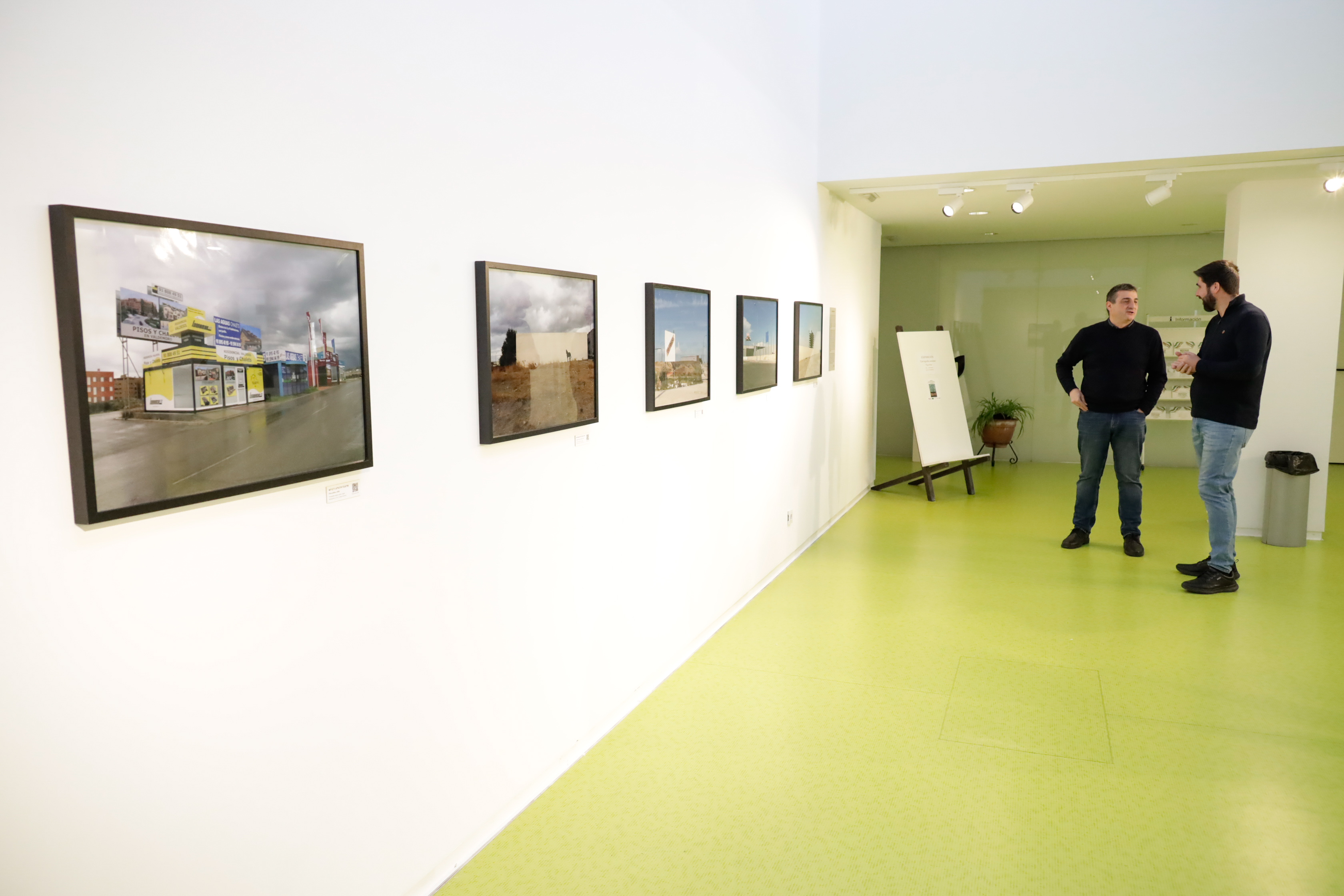 Texto Alternativo: Móstoles acoge las exposiciones Registros plásticos de la independencia pictórica y Cartografía Anónima