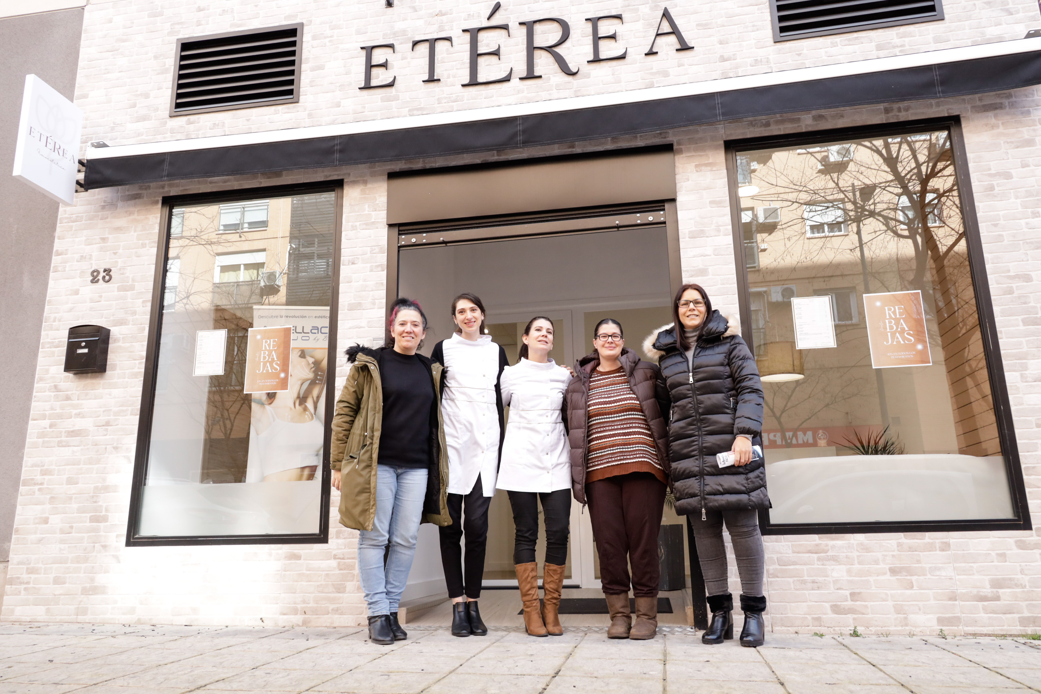Texto Alternativo: La Alcaldesa visita el centro fisioestético Etérea