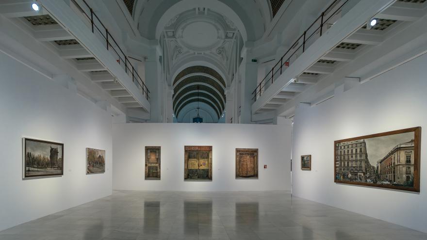 Texto Alternativo: La Comunidad de Madrid superó los 100.000 visitantes con las exposiciones dedicadas a Amalia Avia, Sybilla y Pablo Pérez Mínguez