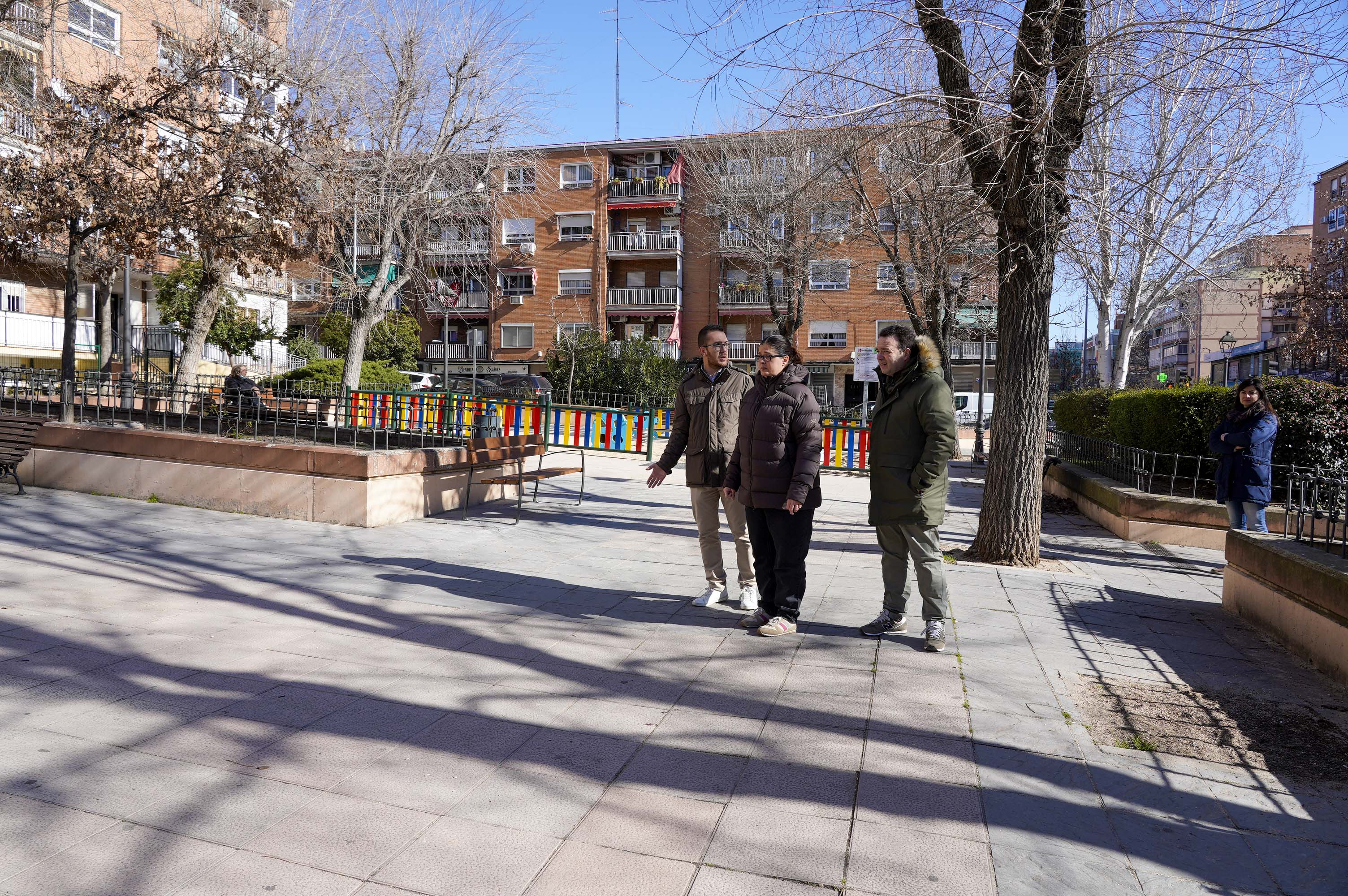 Texto Alternativo: La Alcaldesa recorre varias zonas del Distrito Centro tomando nota de las necesidades del barrio