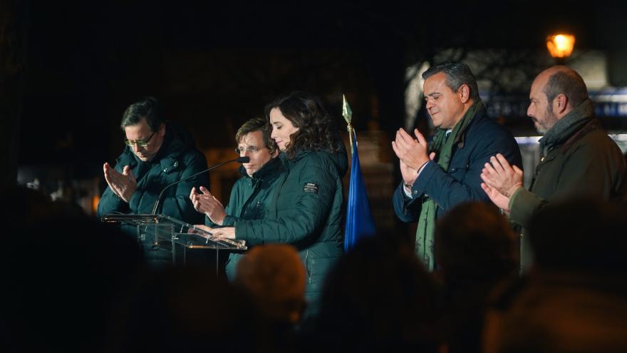 Texto Alternativo: Díaz Ayuso recuerda a Gregorio Ordoñez, asesinado a manos de ETA hace 28 años: “Su ausencia será la forma más poderosa de presencia”