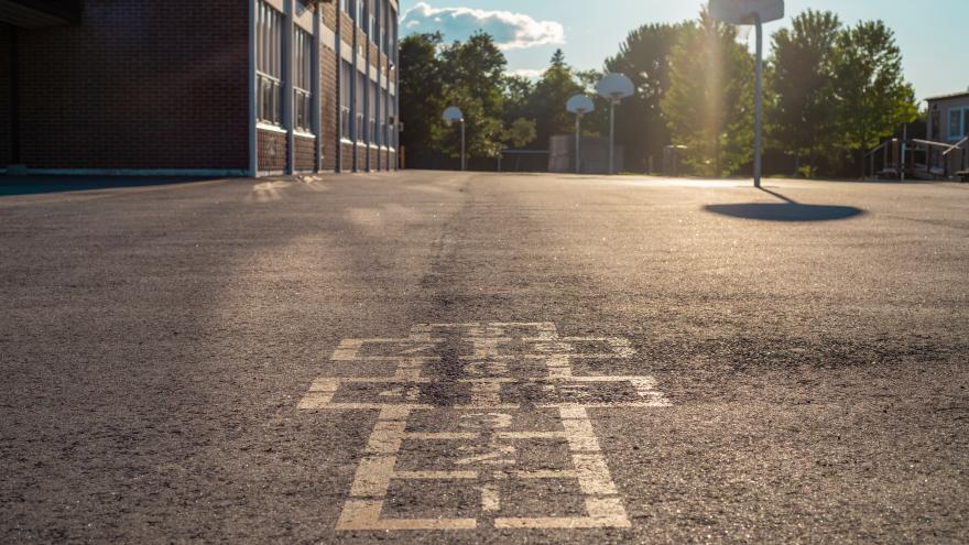 Texto Alternativo: La Comunidad de Madrid invertirá 130 millones este año para construir y ampliar 33 colegios públicos e institutos