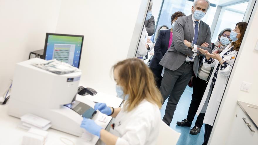 Texto Alternativo: La Comunidad de Madrid estrena el Laboratorio del Programa de Salud Pública de Cribado Neonatal en el Hospital Gregorio Marañón