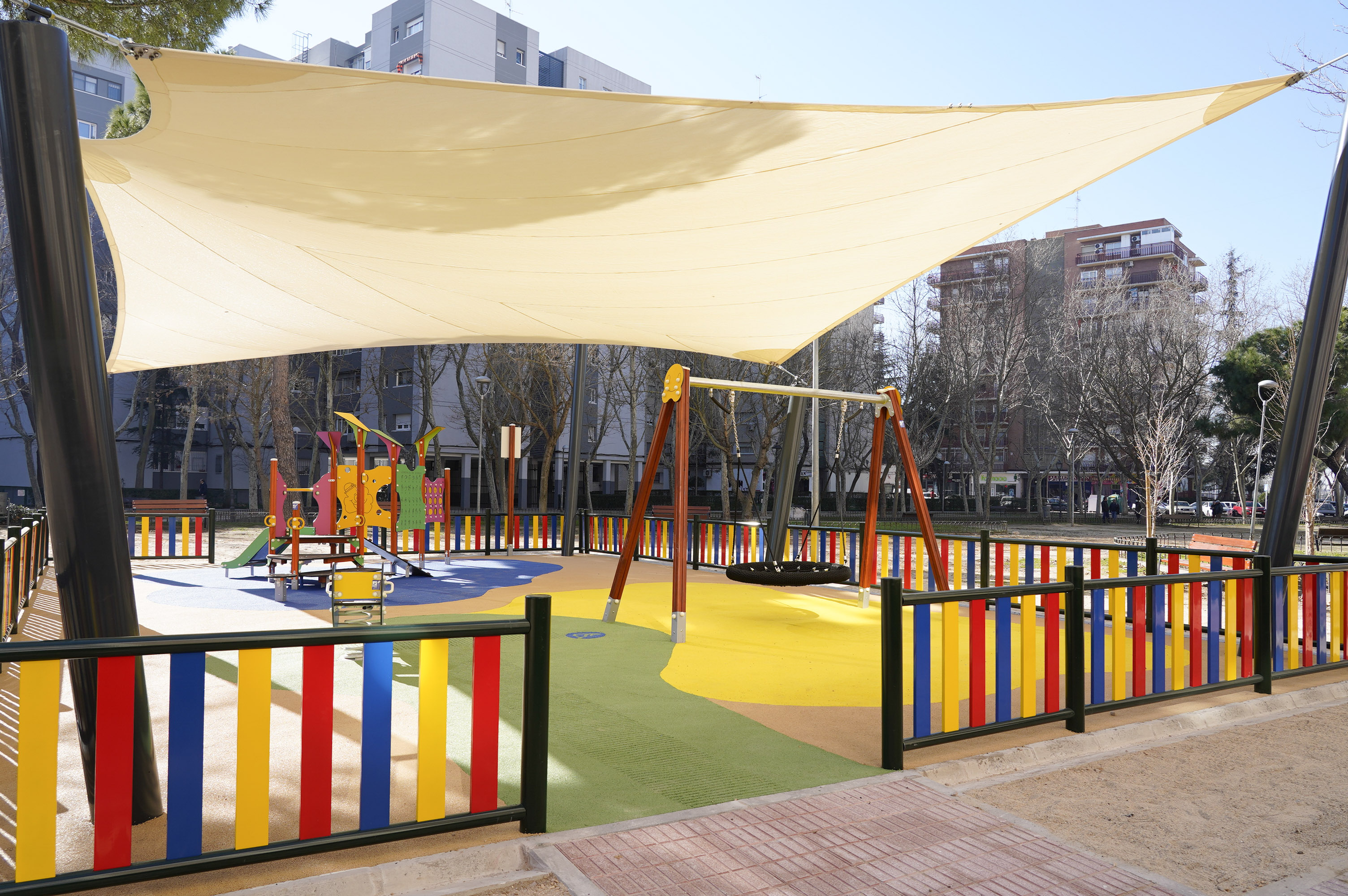 Texto Alternativo: El nuevo parque infantil inclusivo en Arroyo del Soto ya es una realidad