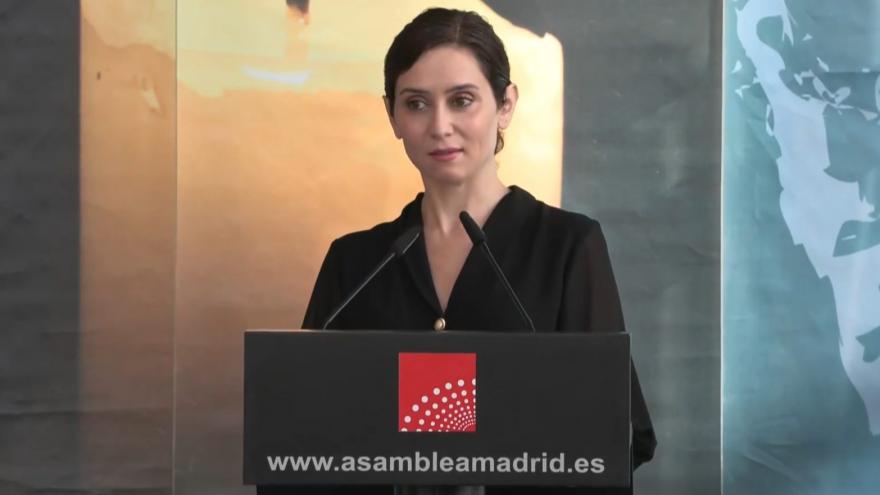 Texto Alternativo: Díaz Ayuso pide al Congreso de los Diputados que apruebe los cambios legislativos que eviten subvenciones a grupos que fomenten el odio contra los judíos