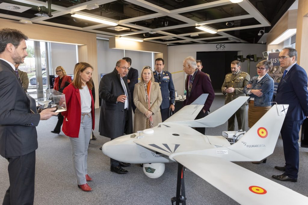 Texto Alternativo: La secretaria de Estado de Defensa visita 3 empresas referentes de Getafe