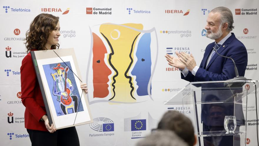 Texto Alternativo: Díaz Ayuso critica las “presiones” a los medios para no contar “libremente” los efectos de la “nefasta” Ley del Solo sí es sí