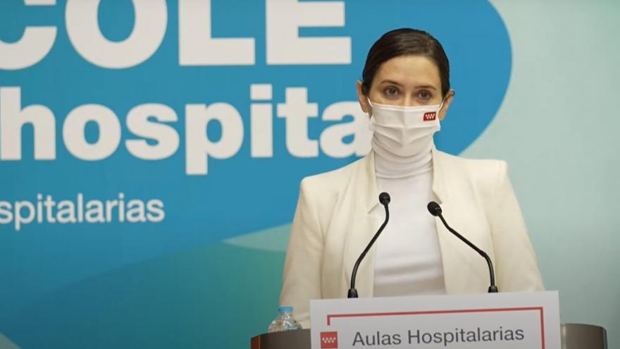 Texto Alternativo: Díaz Ayuso ensalza el papel de las aulas hospitalarias de la Comunidad: “Muchas veces el calor de un profesor puede hacer tanto bien como las terapias avanzadas”