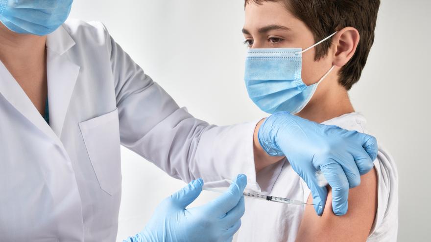Texto Alternativo: La Comunidad de Madrid ha vacunado a 3.855 bebés contra la meningitis B en su primer mes de implantación