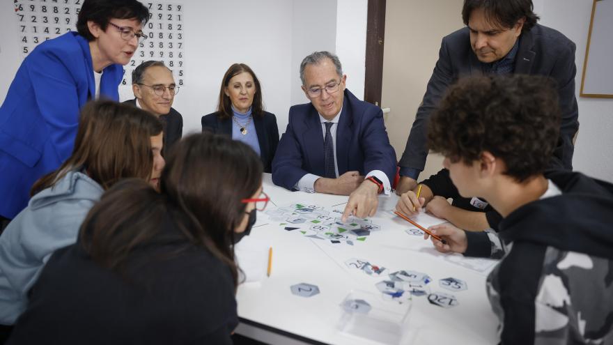 Texto Alternativo: La Comunidad de Madrid aplicará Big Data e Inteligencia Artificial para prevenir el abandono educativo temprano