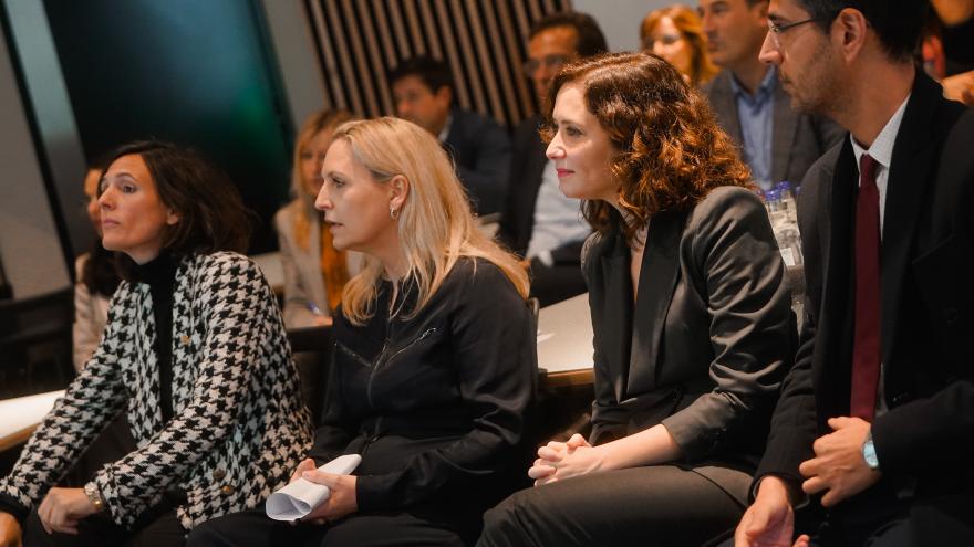 Texto Alternativo: Díaz Ayuso se acerca a las fórmulas londineses para fomentar el emprendimiento