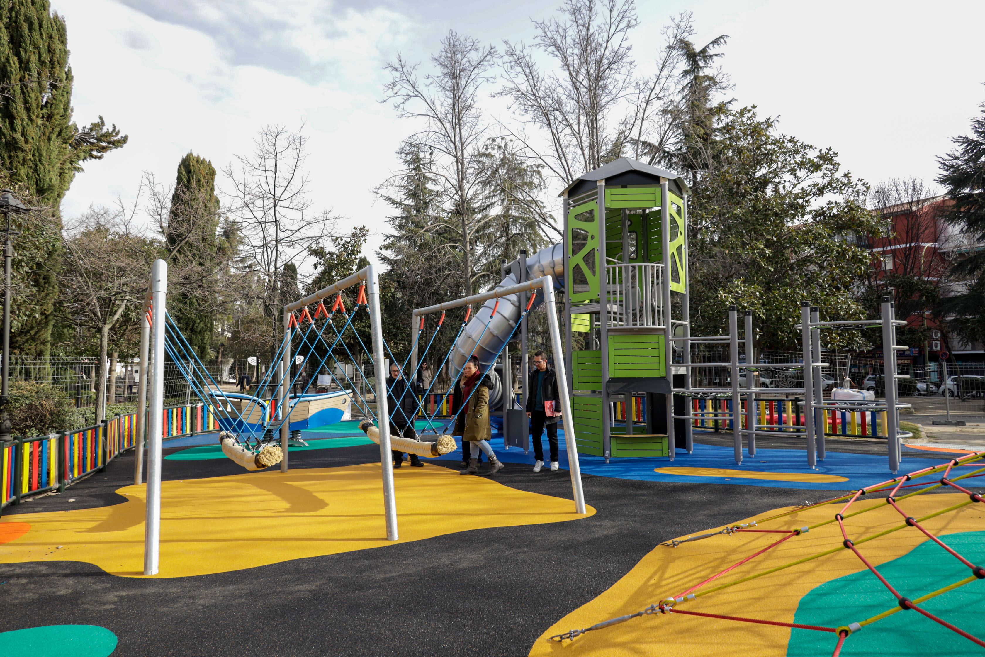 Texto Alternativo: Un centenar de niñas y niños podrán jugar de manera simultánea en la nueva área infantil del Parque Cuartel Huerta