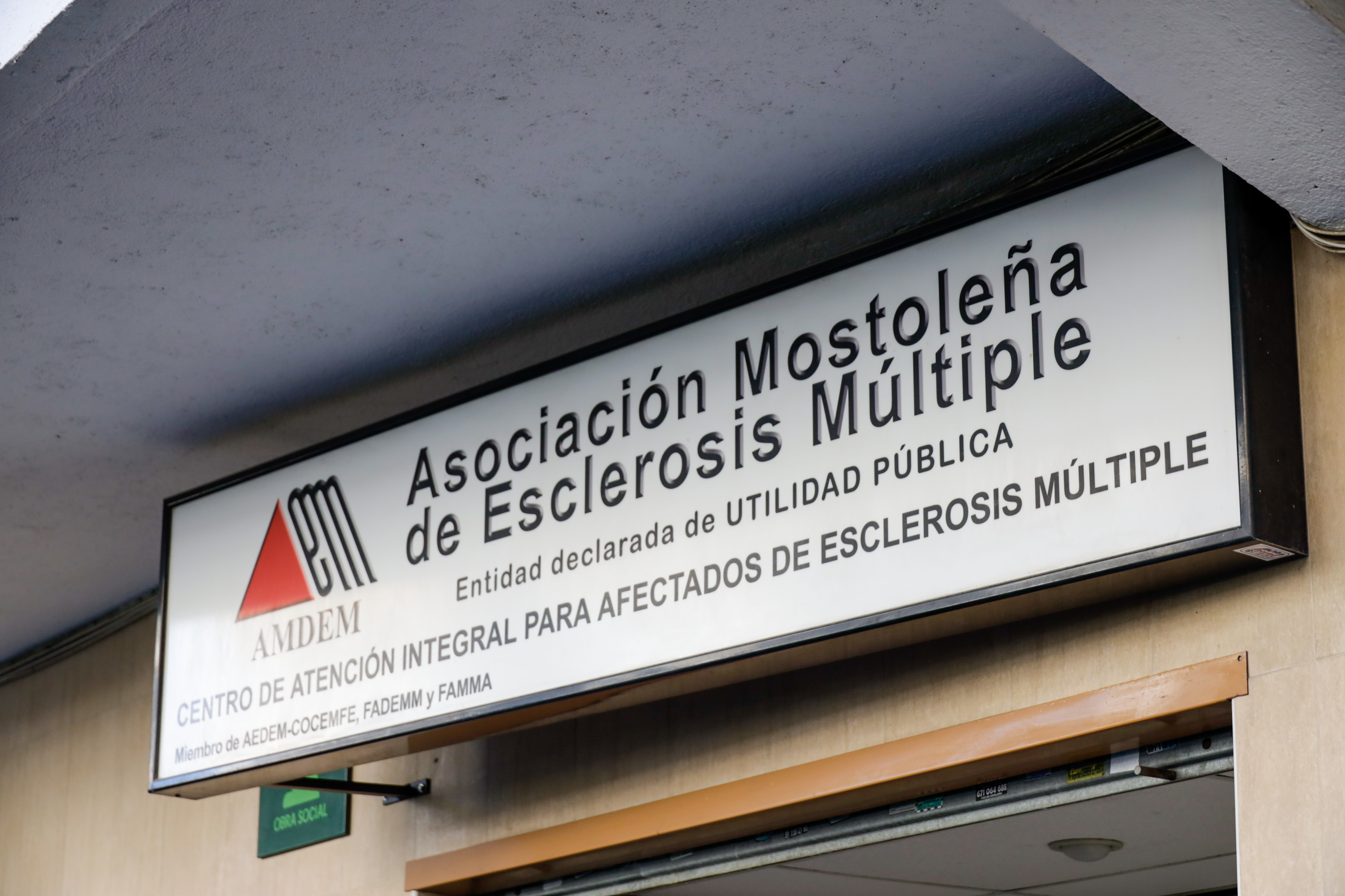 Texto Alternativo: La Asociación Mostoleña de Esclerosis Múltipe (AMDEM) celebra el décimo octavo aniversario de su centro de rehabilitación