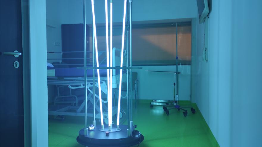 Texto Alternativo: El Hospital Universitario de Fuenlabrada amplía sus dispositivos de limpieza y desinfección de superficies