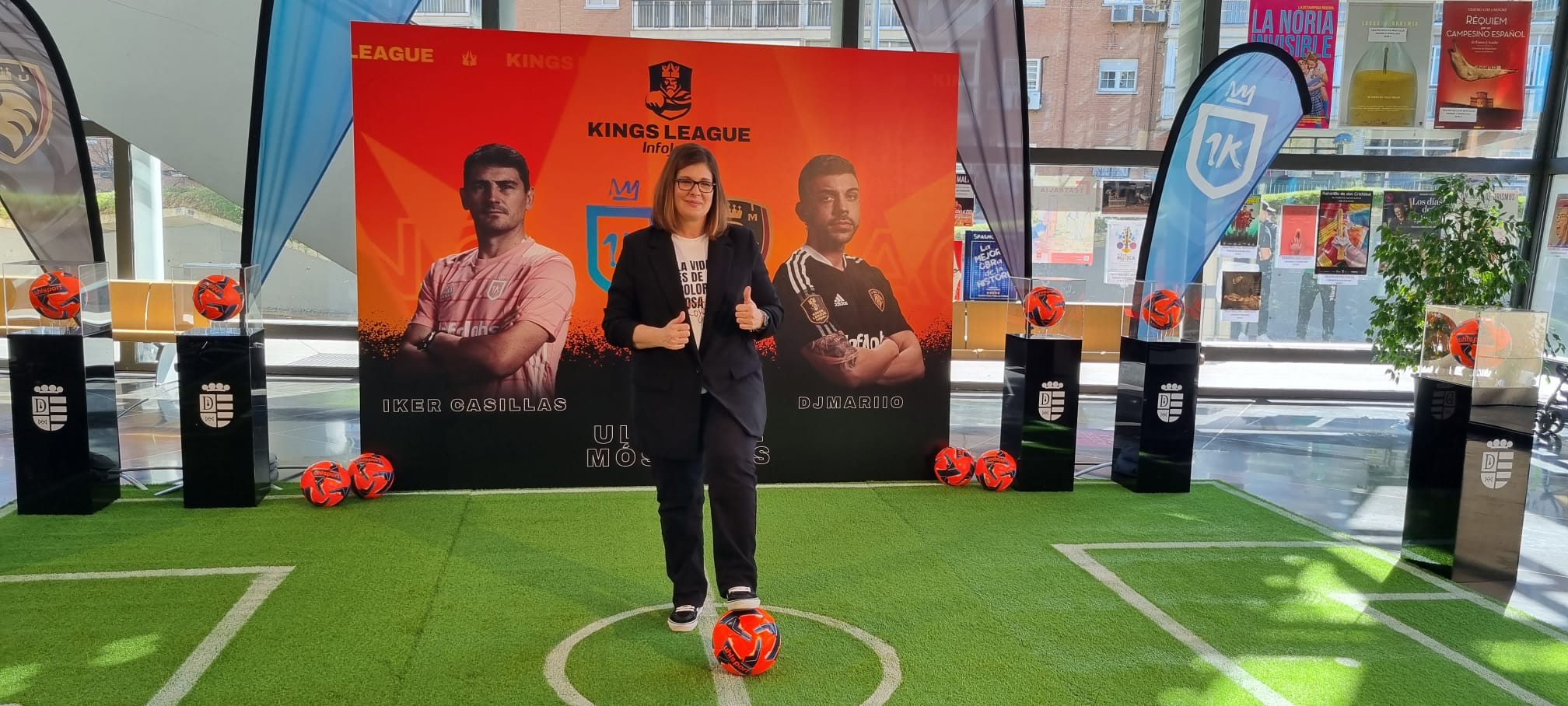 Texto Alternativo: Lleno total en el Teatro del Bosque en el derbi mostoleño de la Kings League Infojobs