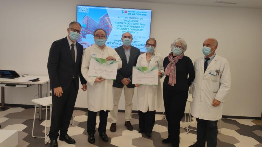 Texto Alternativo: La Unidad del Dolor y el Servicio de Oncología del Hospital de La Princesa reciben la acreditación ‘Excelente’ por su atención a pacientes con dolor oncológico