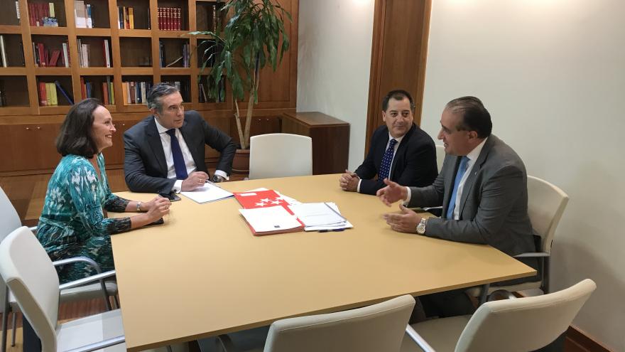Texto Alternativo: La Comunidad de Madrid incrementa casi un 60% la inversión para la orientación jurídica en 48 municipios del este de la región