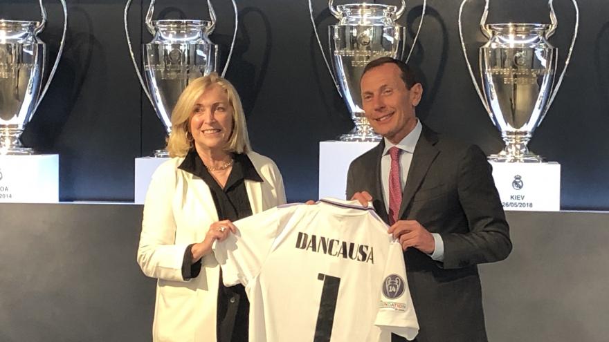 Texto Alternativo: La Comunidad de Madrid suma fuerzas con el Real Madrid para promover la igualdad entre mujeres y hombres en el ámbito deportivo