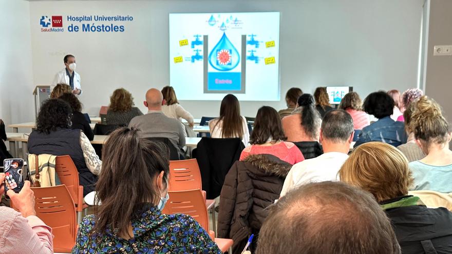 Texto Alternativo: Más de 40 profesores de institutos asisten a un Taller de Gestión de Emociones organizado por el Hospital de Móstoles