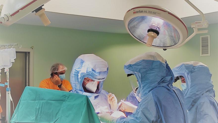 Texto Alternativo: El Hospital público La Paz de la Comunidad de Madrid consolida su programa de cirugía robótica en prótesis de rodilla