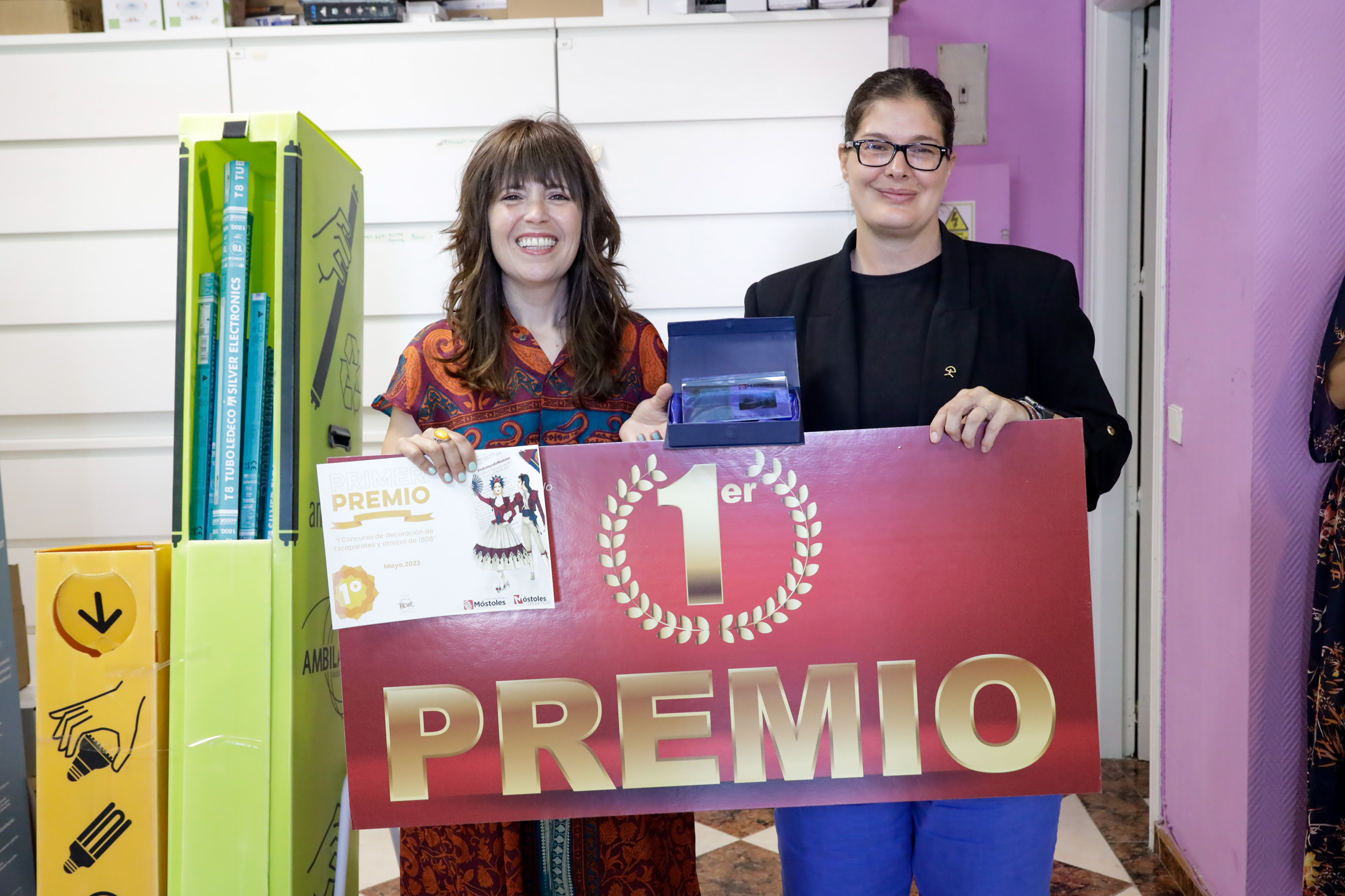 Texto Alternativo: Móstoles premia los mejores escaparates y creaciones gastronómicas de las Fiestas del 2 de Mayo