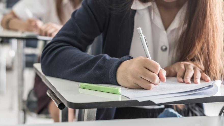 Texto Alternativo: La Comunidad de Madrid recibe cerca de 145.000 solicitudes de admisión de alumnos para el próximo curso escolar