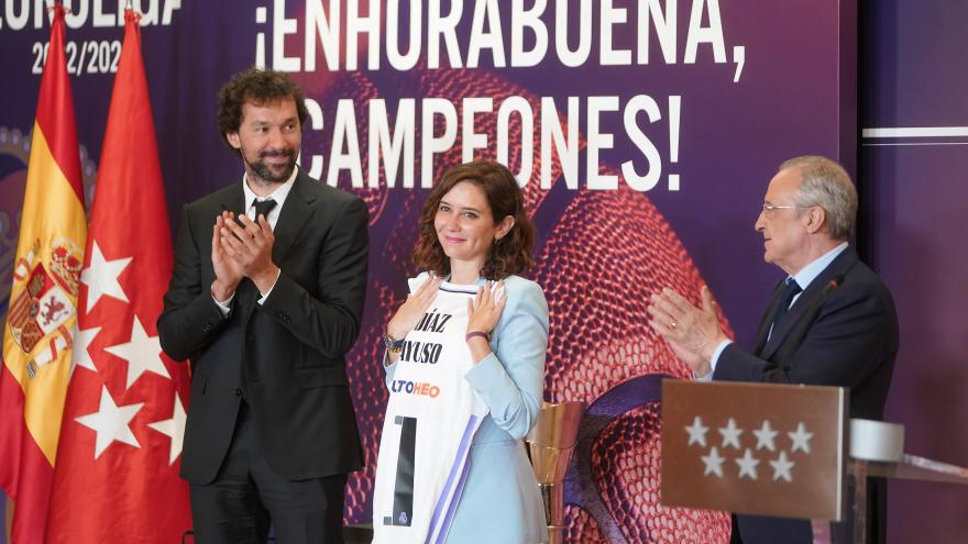 Texto Alternativo: Díaz Ayuso felicita al Real Madrid de Baloncesto por su undécima Copa de Europa ensalzando su “receta”: “Equipo, perseverancia y triunfo”