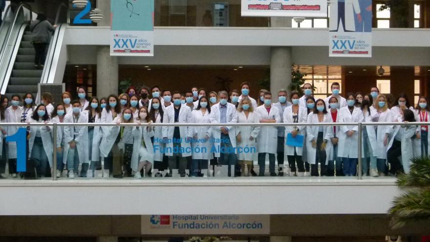 Texto Alternativo: El Hospital Fundación Alcorcón celebra sus actos de despedida de nuevos especialistas y bienvenida a los nuevos residentes