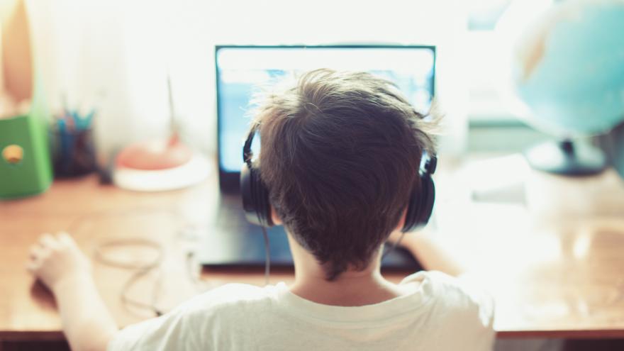 Texto Alternativo: La Comunidad de Madrid reúne a 68 colegios de Primaria en la Feria Digicraft sobre competencias digitales