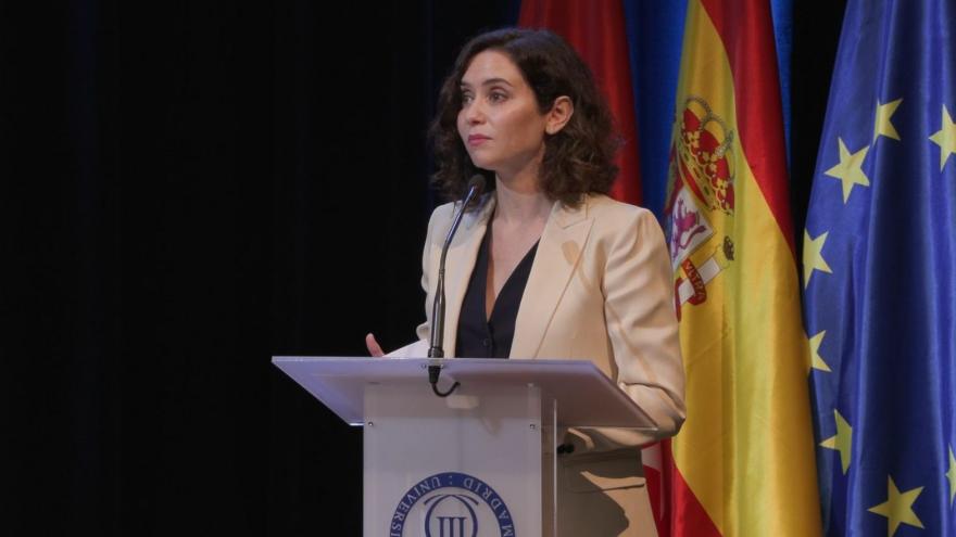 Texto Alternativo: Díaz Ayuso reivindica una EvAU igual para toda España mientras garantiza seguir con una política “de puertas abiertas” de la Universidad
