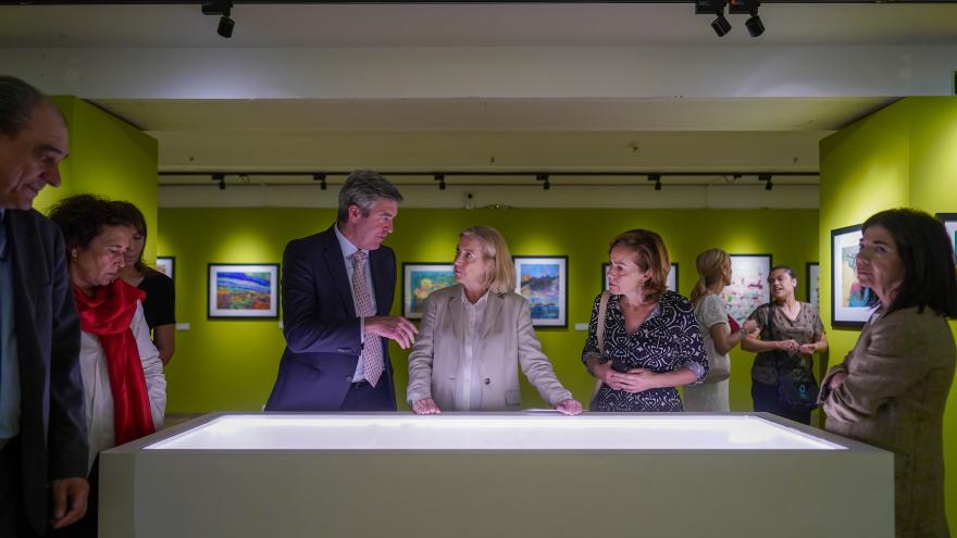 Texto Alternativo: La Comunidad de Madrid expone un centenar de obras de arte creadas por personas con discapacidad intelectual