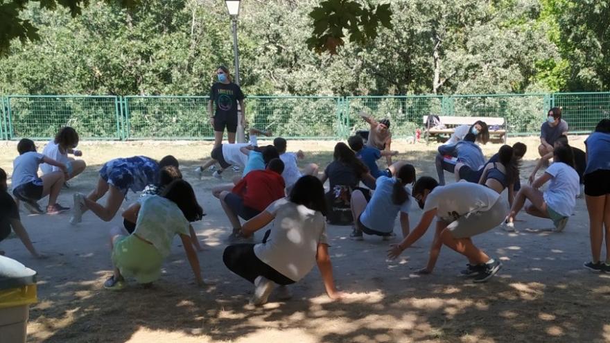 Texto Alternativo: La Comunidad de Madrid organiza una nueva edición de los campamentos de verano para cerca de 1.000 jóvenes