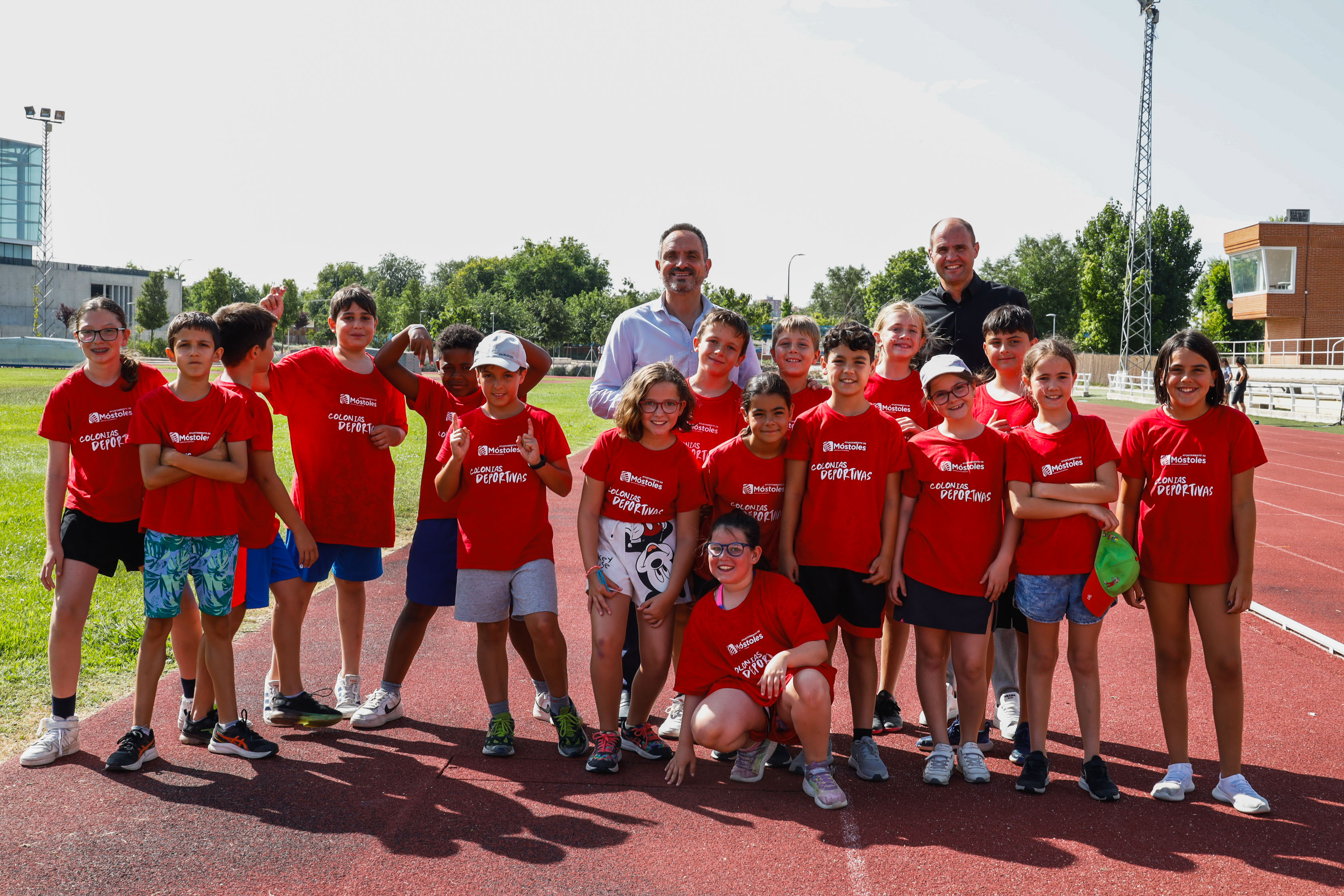 Texto Alternativo: Cerca de 280 niñas y niños de Móstoles disfrutan ya de las colonias deportivas de verano