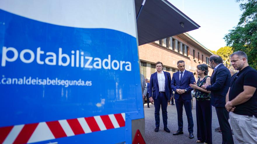 Texto Alternativo: La Comunidad de Madrid cede dos equipos de emergencia a Ucrania para facilitar el acceso de la población al agua potable