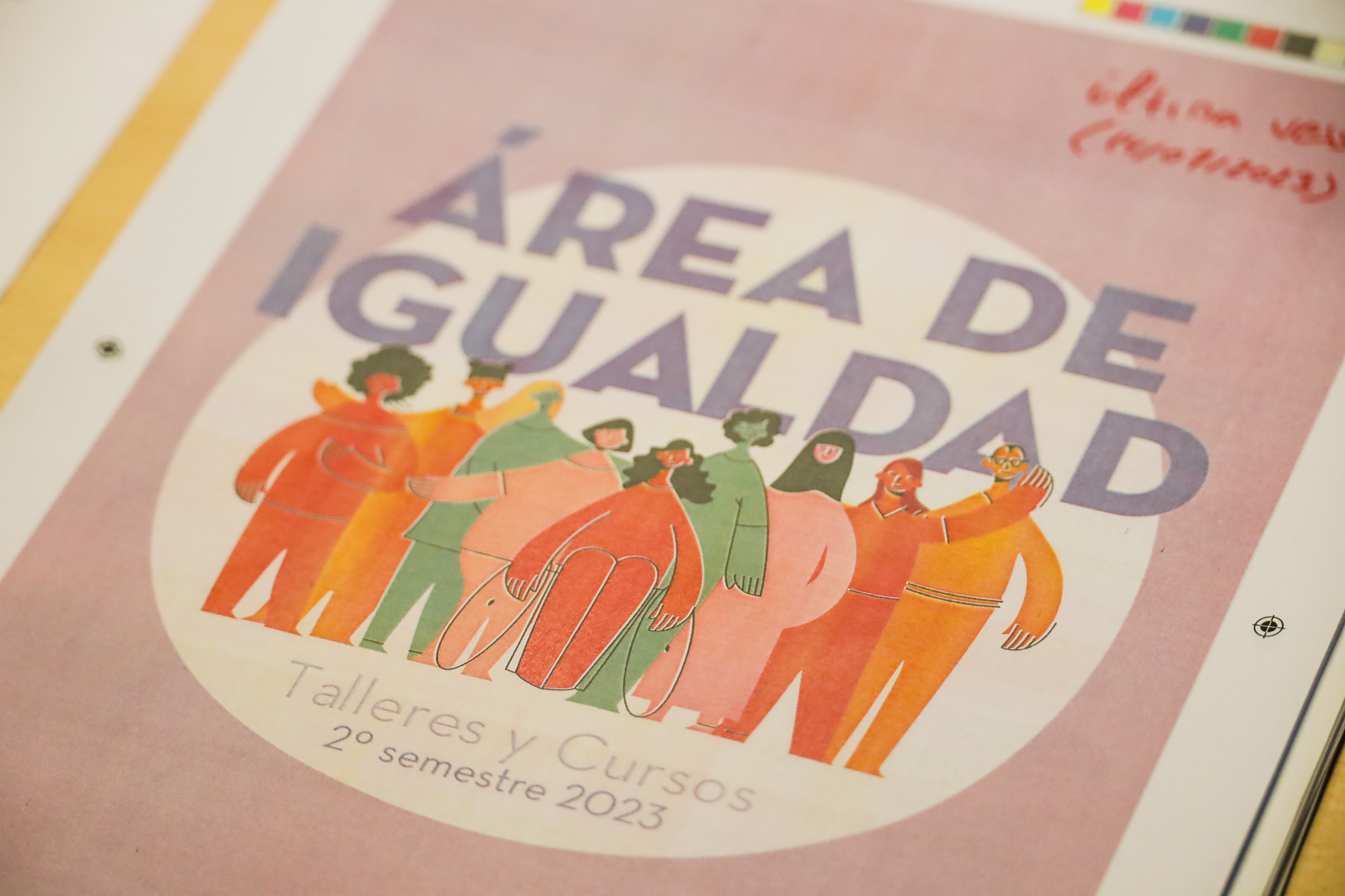 Texto Alternativo: El Alcalde continúa con sus visitas a diferentes áreas del Ayuntamiento