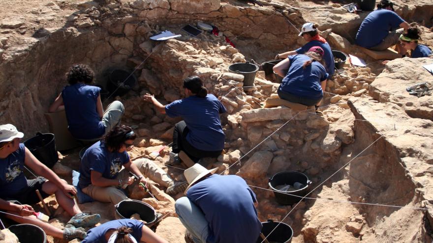 Texto Alternativo: El Museo Arqueológico y Paleontológico de la Comunidad de Madrid arranca hoy la XXII campaña de excavación en Pinilla del Valle