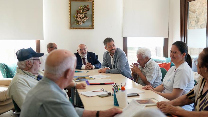 Texto Alternativo: La Comunidad de Madrid aumenta más de un 40% el presupuesto del PIR para equipamientos públicos en los 42 municipios de la Sierra Norte