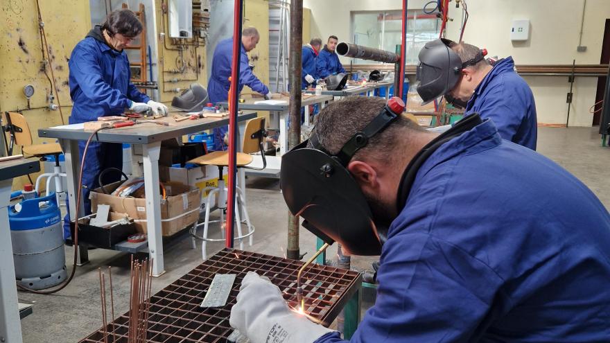 Texto Alternativo: La Comunidad de Madrid invierte más de 90 millones de euros para contratar personas con dificultades en el acceso al mercado laboral