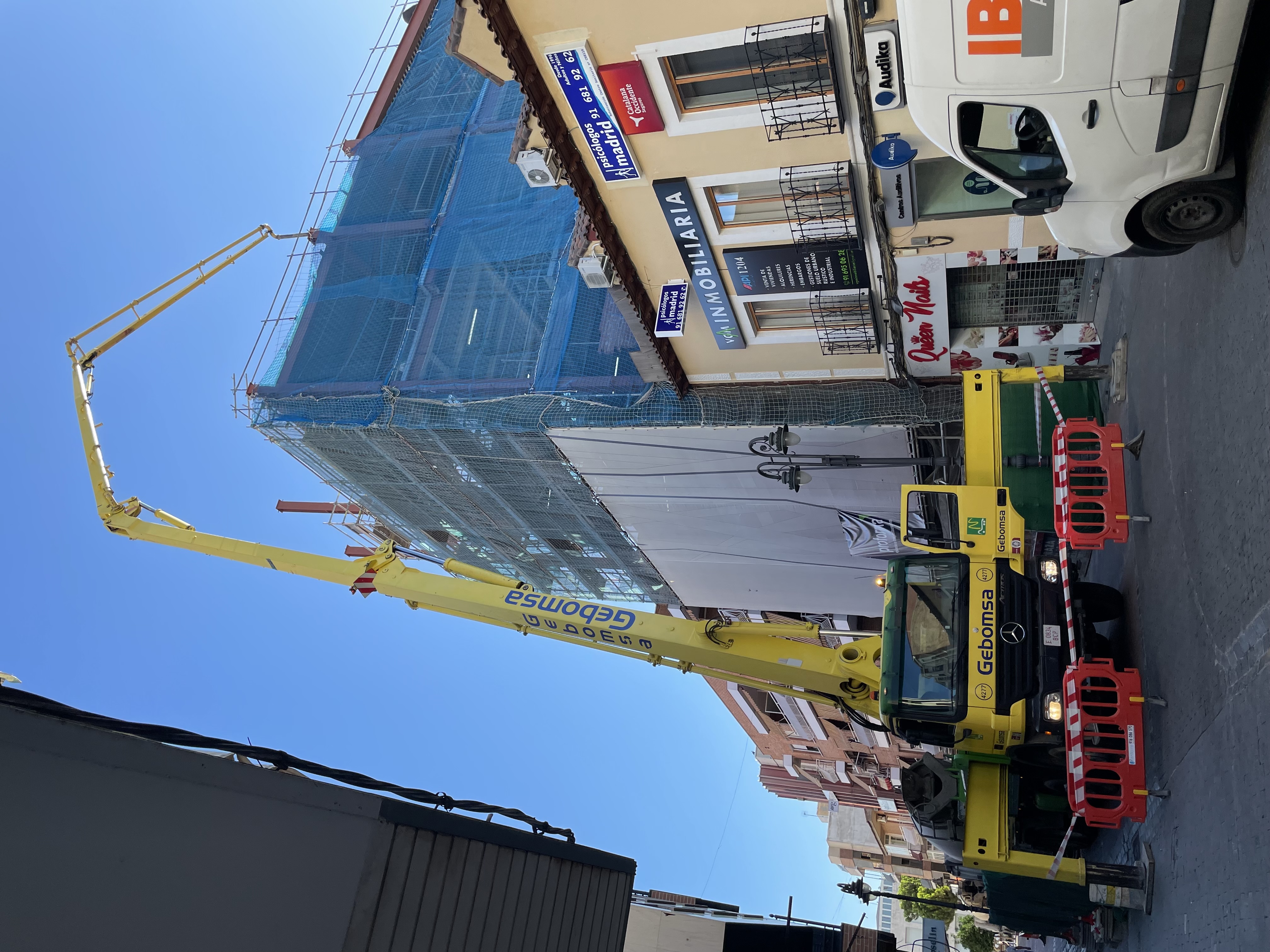 Texto Alternativo: Continúan a buen ritmo las obras de construcción del Centro de Artes Escénicas