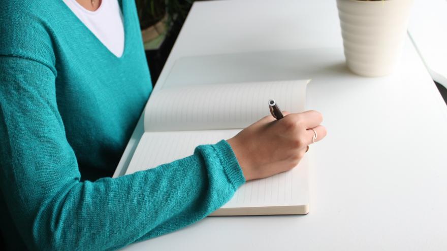 Texto Alternativo: La Comunidad de Madrid aprueba convenios para garantizar los servicios sociales de atención primaria en 39 entidades locales