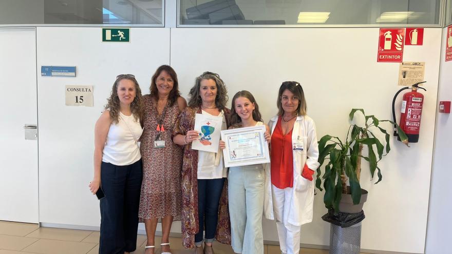 Texto Alternativo: La Gerencia de Atención Primaria premia a los niños por sus dibujos para concienciar sobre la higiene de manos