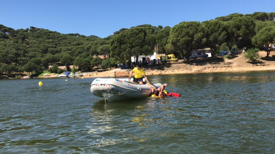 Texto Alternativo: La Comunidad de Madrid realizó este verano más de 3.200 intervenciones en las zonas de baño del pantano de San Juan