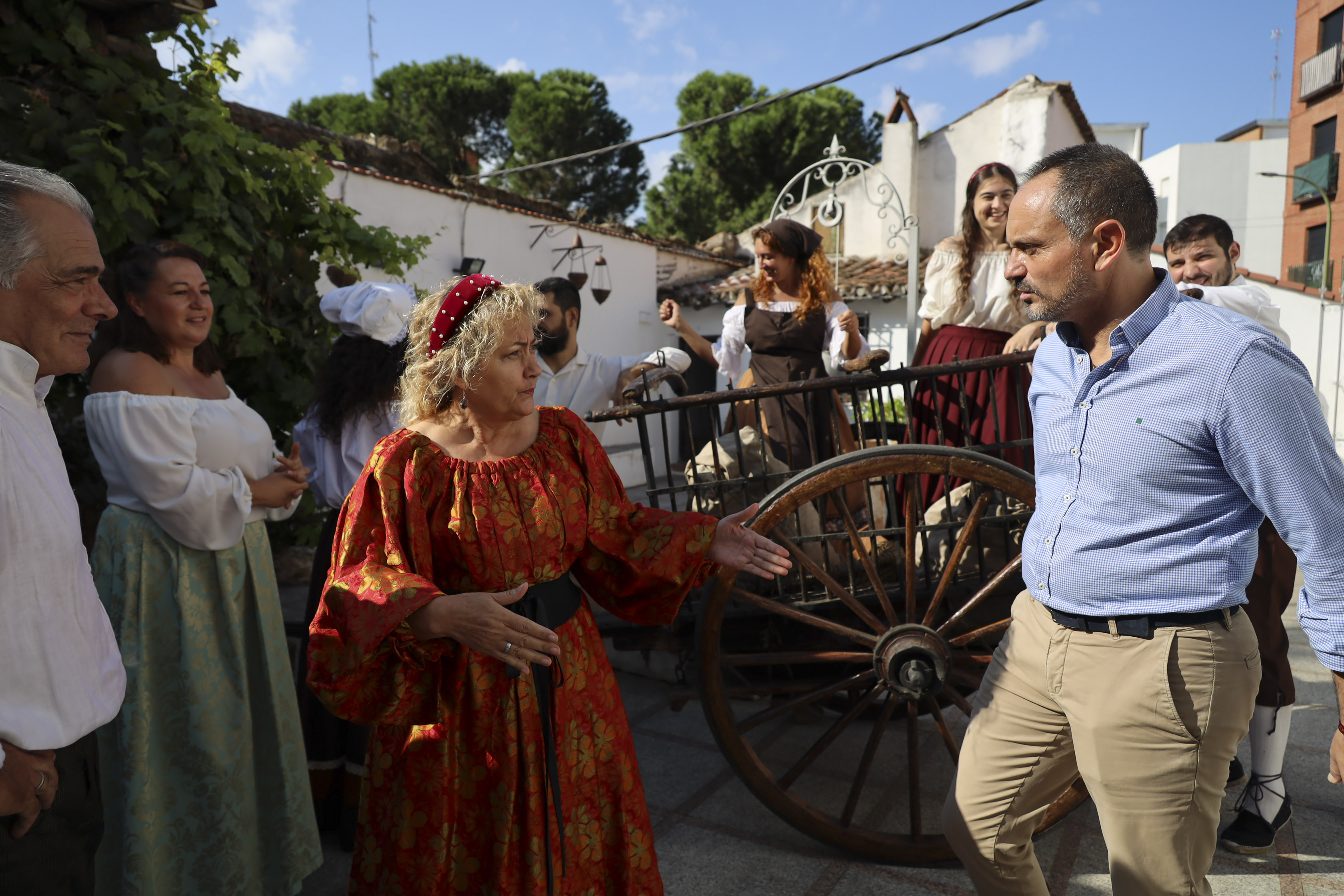 Texto Alternativo: Éxito de participación en la visita teatralizada de Nuestra Señora de los Santos