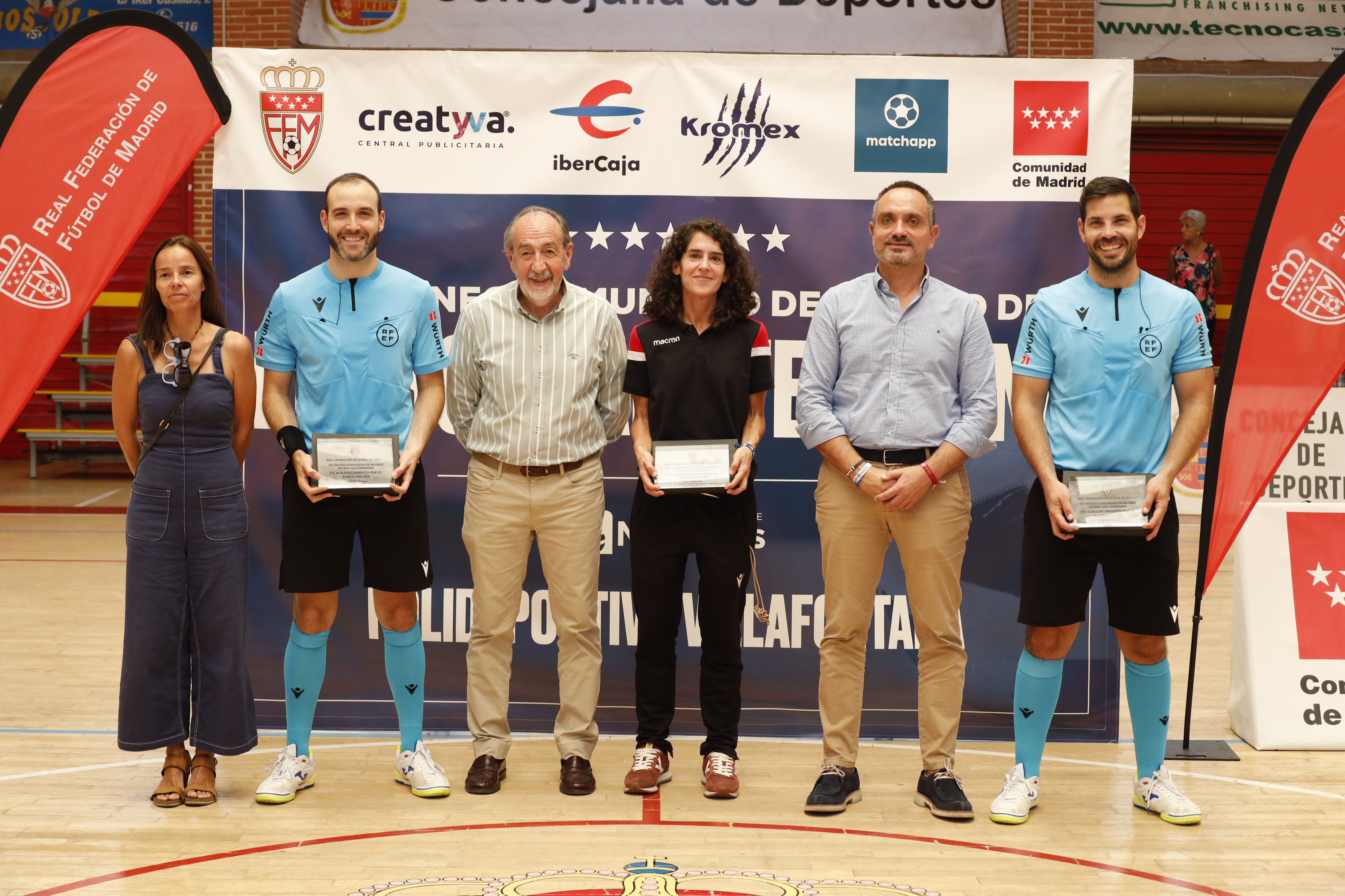 Texto Alternativo: Futsi Atlético Navalcarnero, campeón del XX Trofeo Comunidad de Madrid de Fútbol Sala Femenino