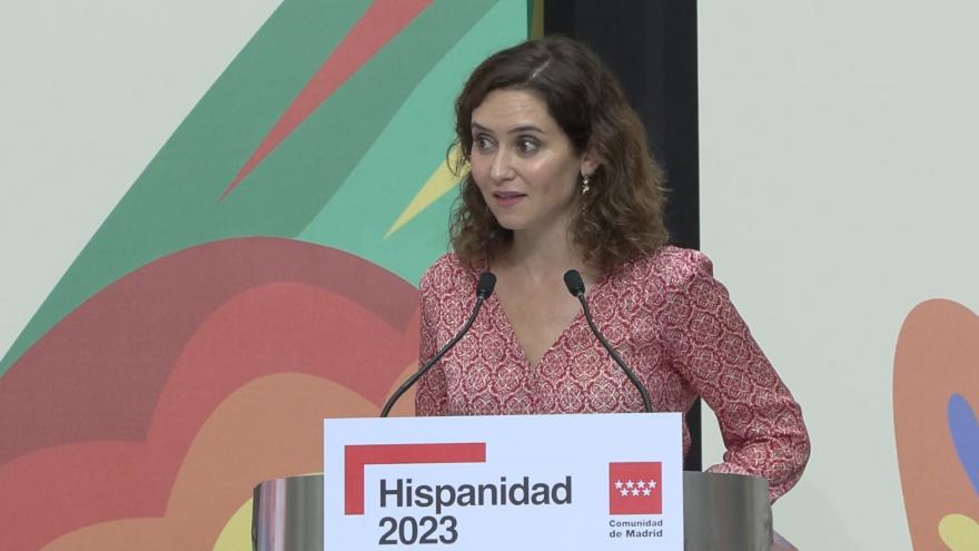 Texto Alternativo: Díaz Ayuso: “En español se dio la primera vuelta al mundo. Nadie sensato renunciaría a esa riqueza”