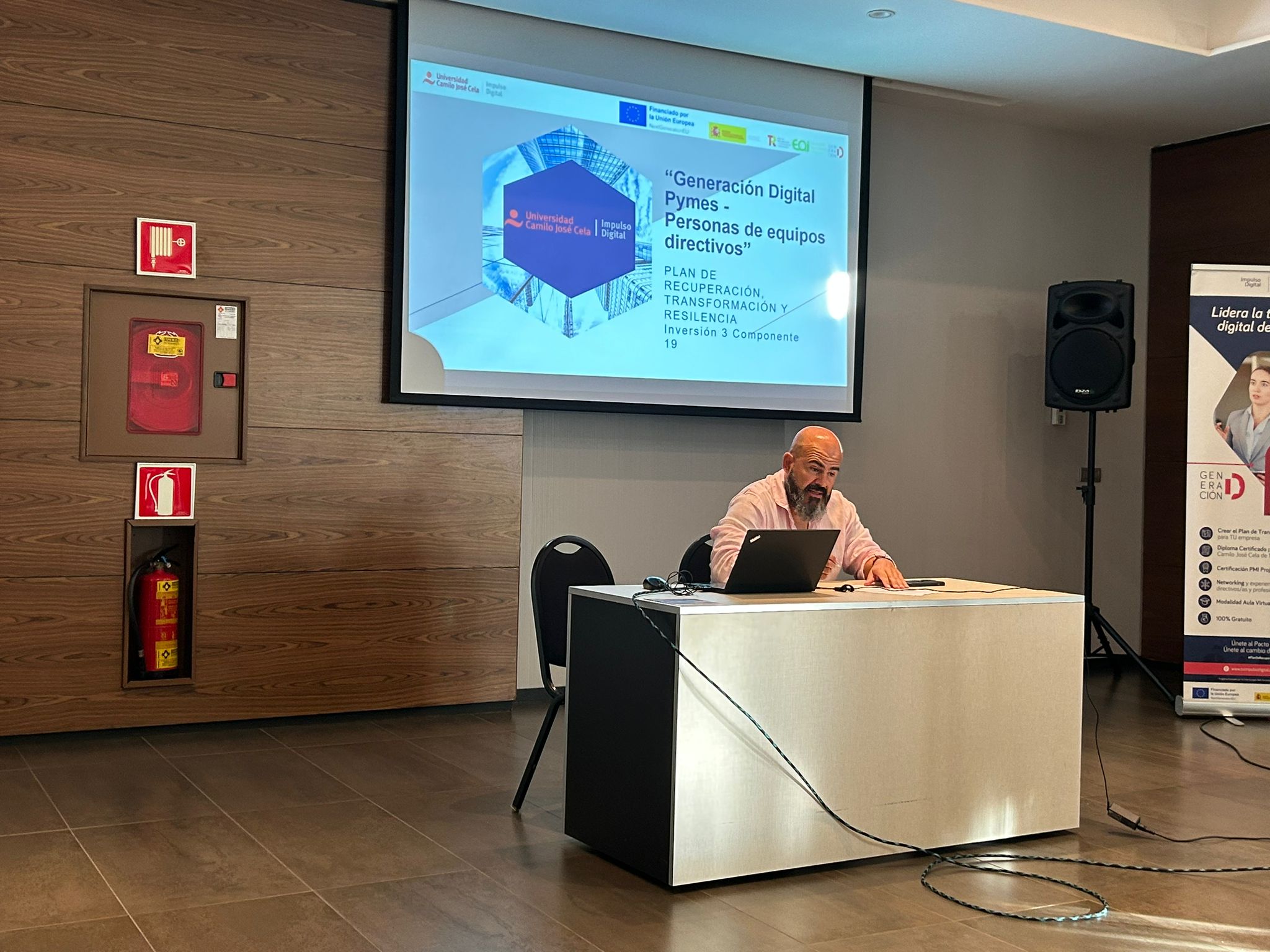 Texto Alternativo: El Ayuntamiento de Móstoles apoya el proyecto Impulso digital