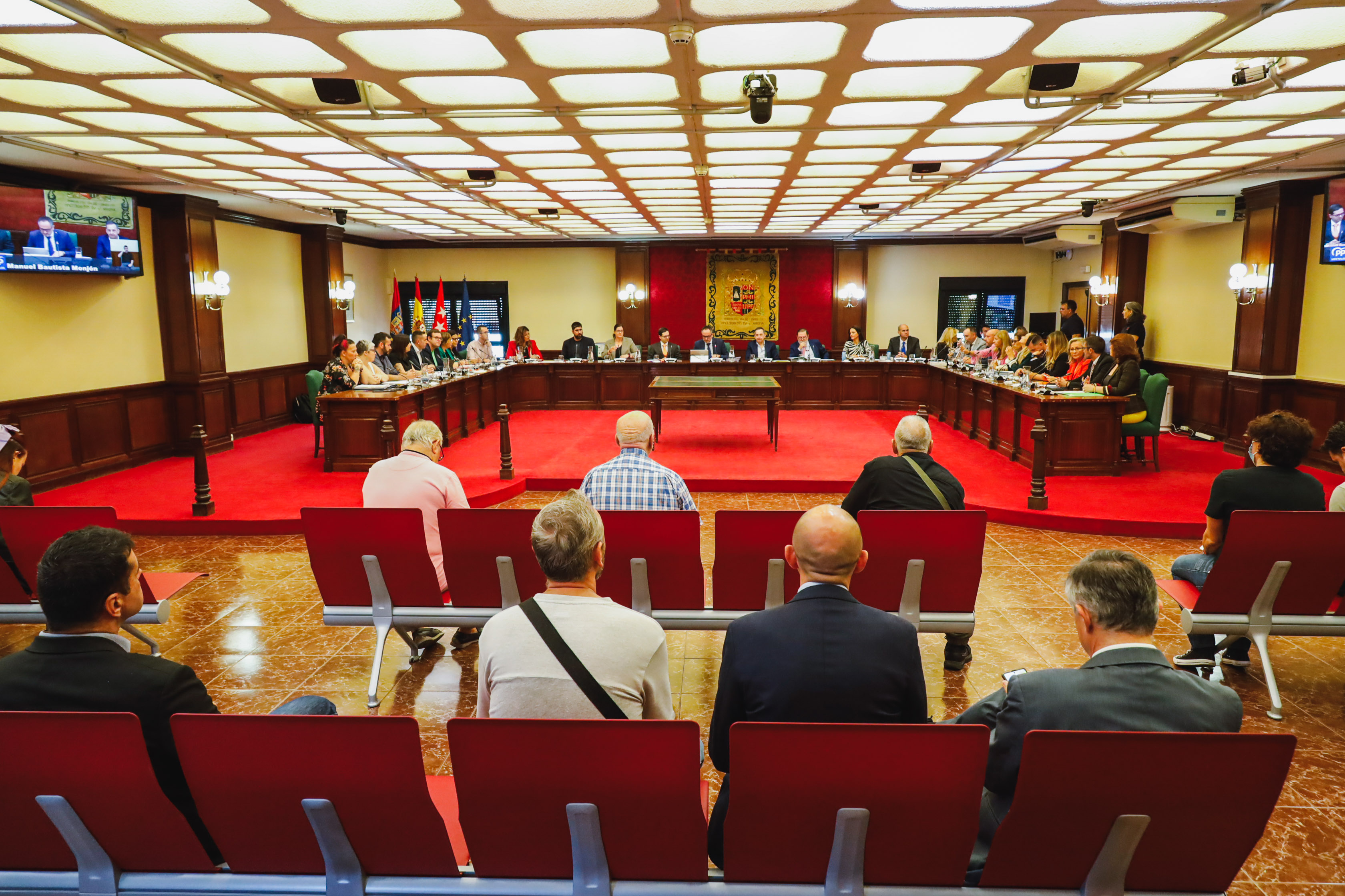 Texto Alternativo: El Pleno de Móstoles aboga por la igualdad de todos los ciudadanos
