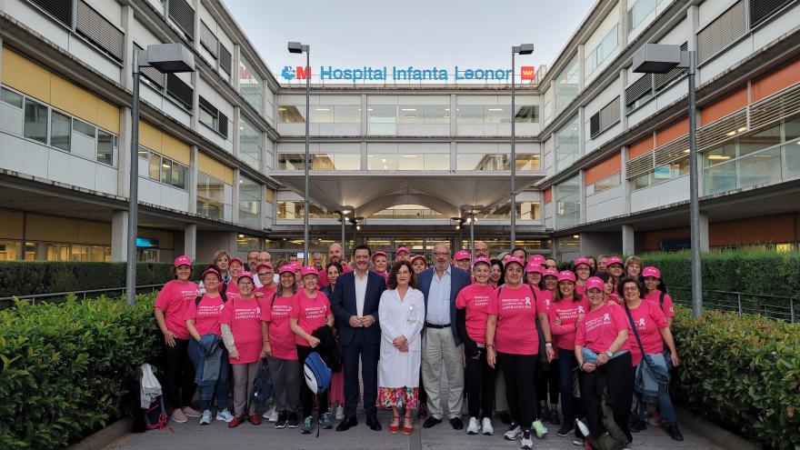 Texto Alternativo: El Hospital Universitario Infanta Leonor inicia la sexta edición del 'Camino de esperanza' para pacientes con cáncer de mama