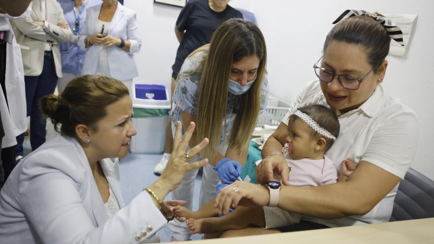 Texto Alternativo: La Comunidad de Madrid comienza la vacunación de 50.000 bebés frente al virus de la bronquiolitis