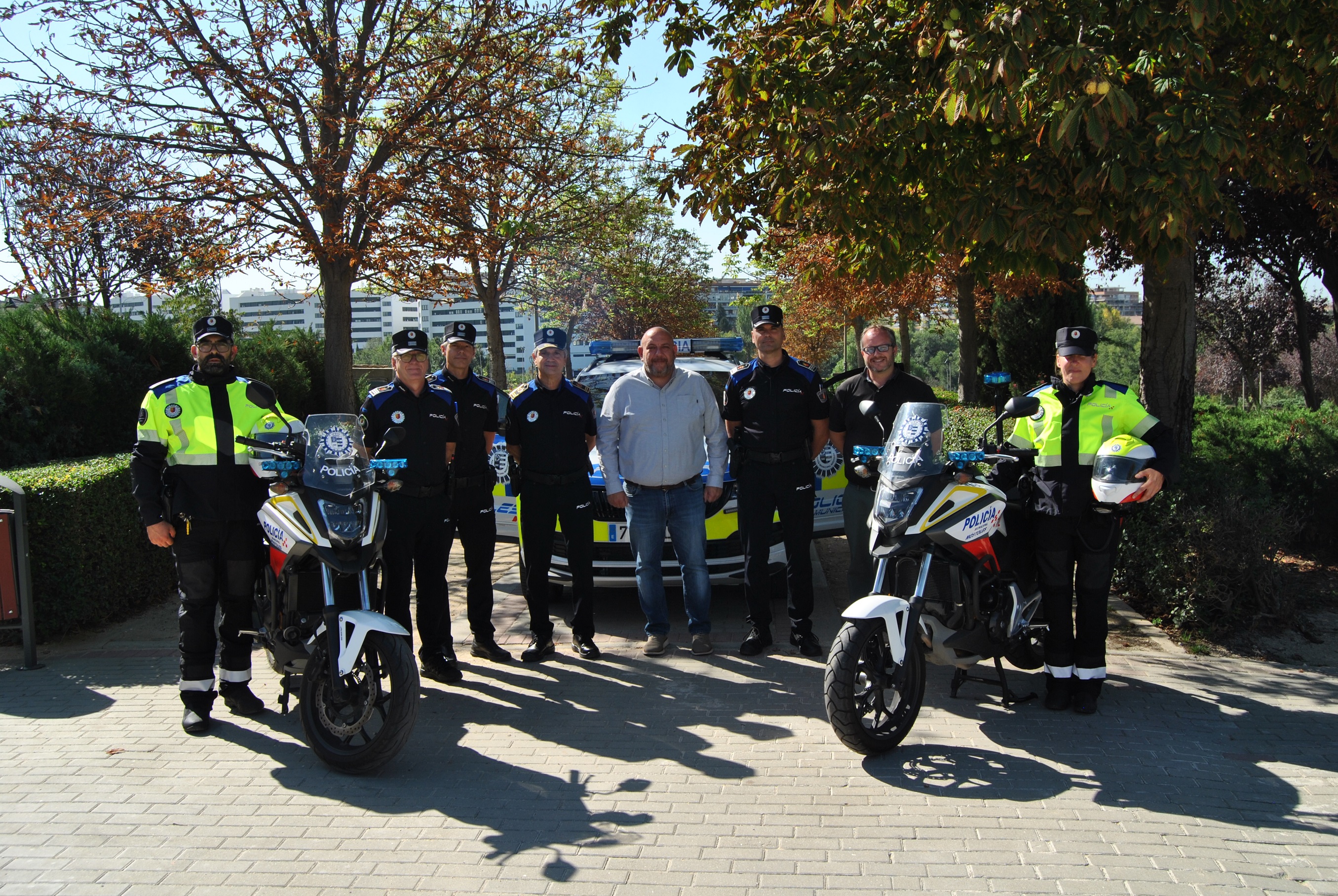 Texto Alternativo: La Policía Municipal de Móstoles renueva el uniforme de los motoristas de la Unidad Especial de Tráfico